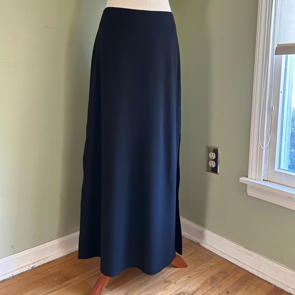 Theory for Bergdorf Goodman black maxi skirt. Side slits/wool blend/vintage 6/8